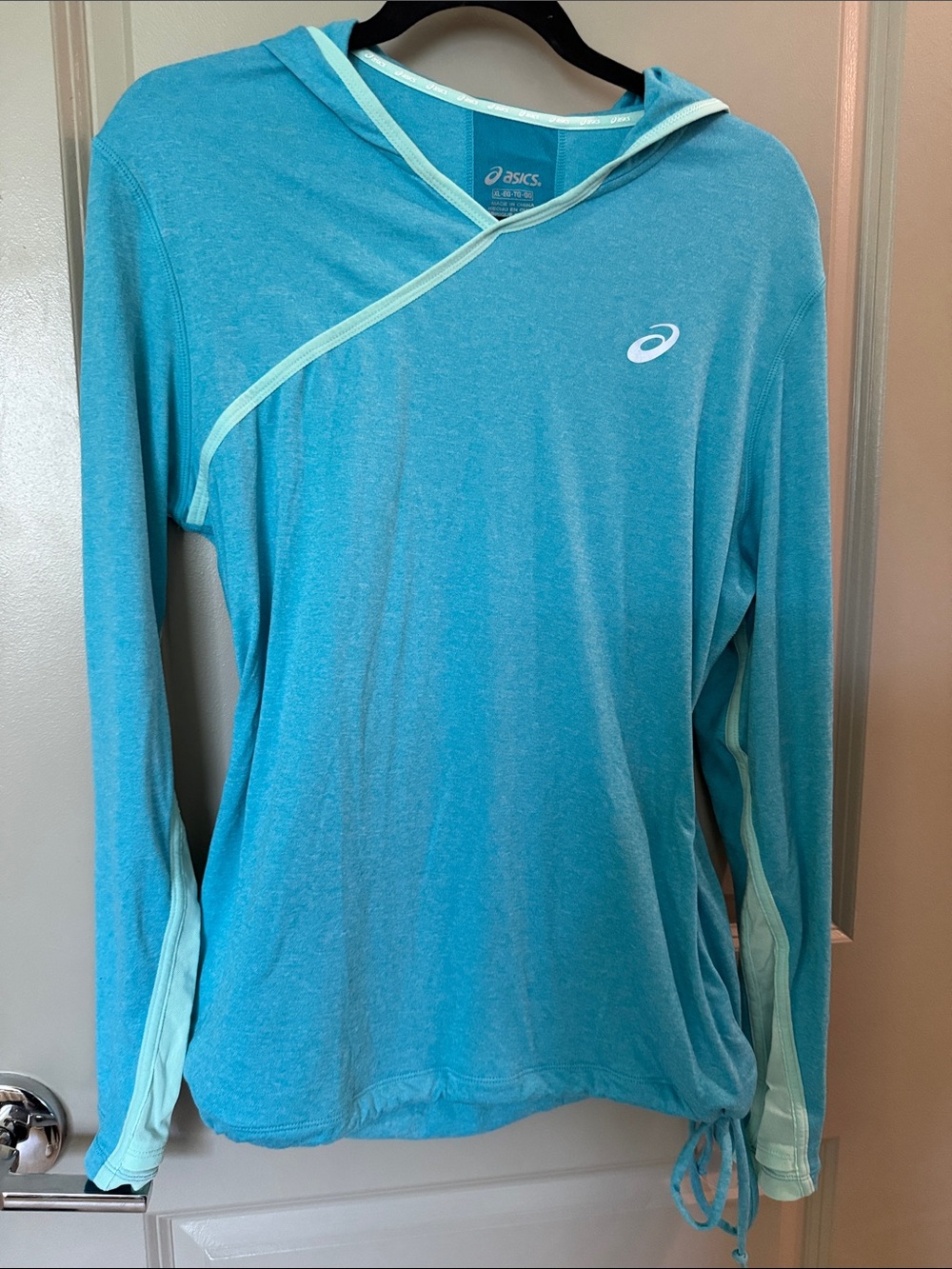 Asics Women's Aqua Hooded activewear top XL with Contrast Trim